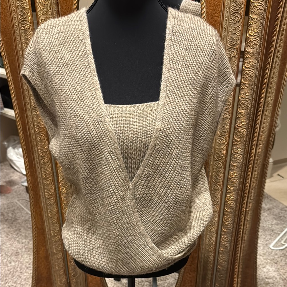 Elegant Beige Knit Sweater Vest